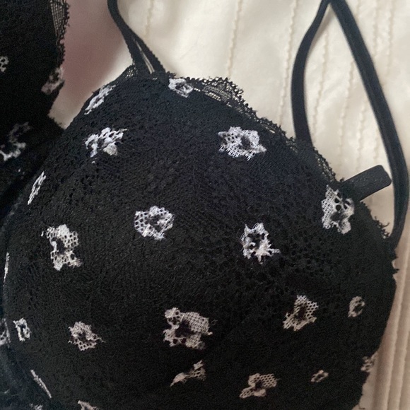 Victoria’s Secret PINK Black Floral Strappy Bra - Picture 3 of 5